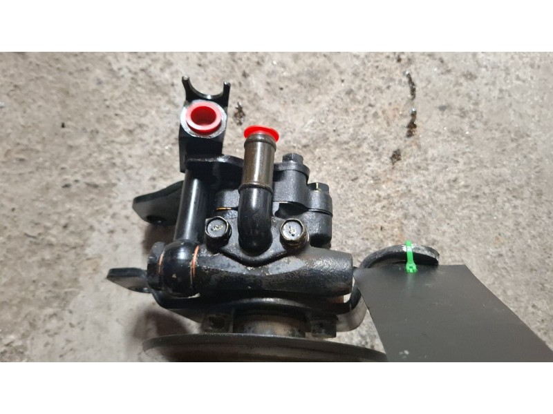 Recambio de bomba direccion asistida para nissan terrano ii 2.7 td 100 cv referencia OEM IAM 77173113 49110OFCO5  