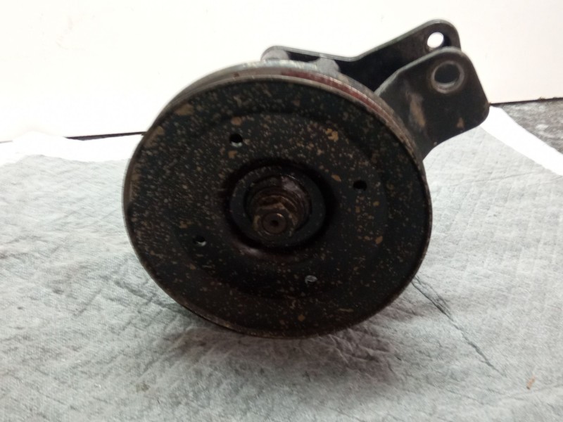 Recambio de bomba direccion mecánica para nissan terrano referencia OEM IAM 1992330000 04750100  