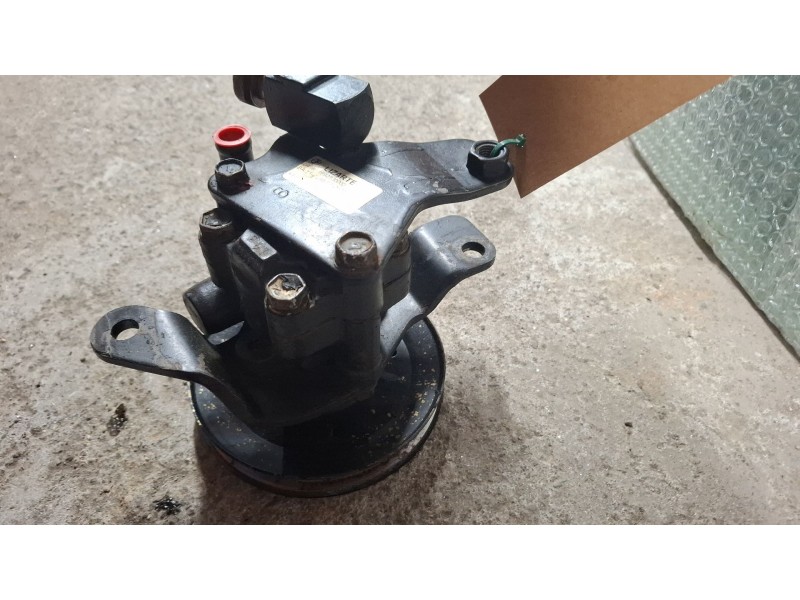 Recambio de bomba direccion mecánica para nissan terrano referencia OEM IAM 1992330000 04750100  