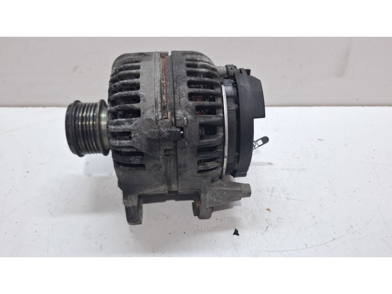 Recambio de alternador para audi a4 referencia OEM IAM 06F903023J 0124525092  