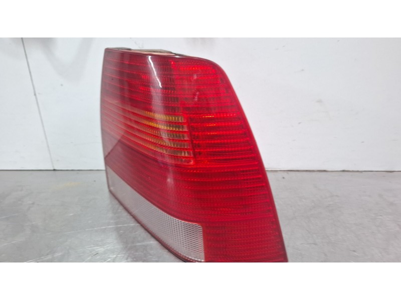 Recambio de piloto trasero derecho para volkswagen bora referencia OEM IAM 1J5945257  