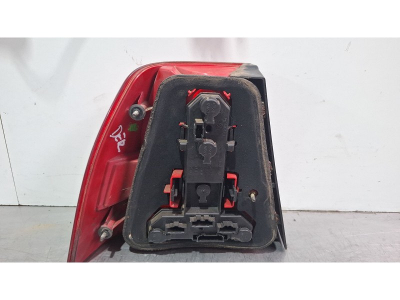 Recambio de piloto trasero derecho para volkswagen bora referencia OEM IAM 1J5945257  