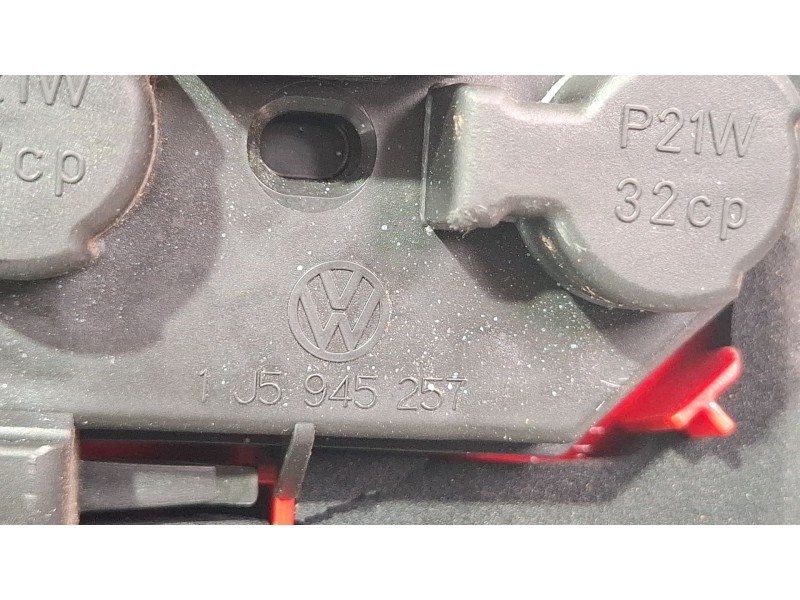 Recambio de piloto trasero derecho para volkswagen bora referencia OEM IAM 1J5945257  