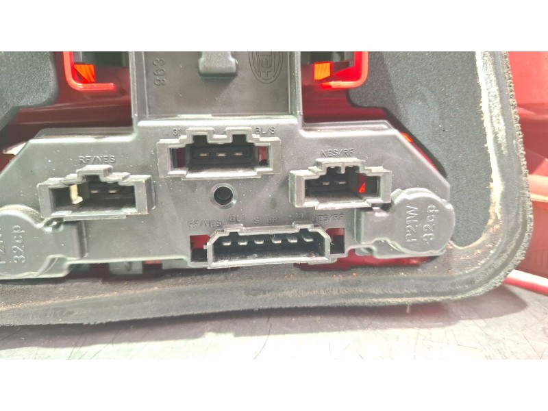 Recambio de piloto trasero izquierdo para volkswagen bora referencia OEM IAM 1J5945257  