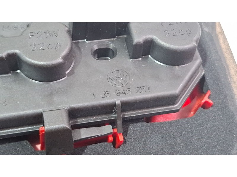 Recambio de piloto trasero izquierdo para volkswagen bora referencia OEM IAM 1J5945257  