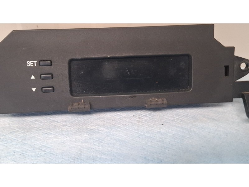 Recambio de pantalla multifuncion para hyundai i20 referencia OEM IAM 94102-1J520  