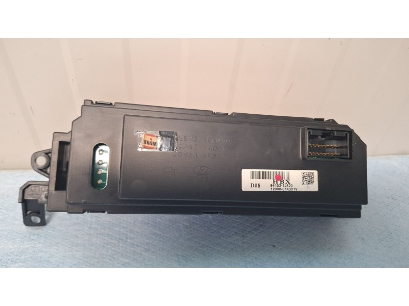 Recambio de pantalla multifuncion para hyundai i20 referencia OEM IAM 94102-1J520  