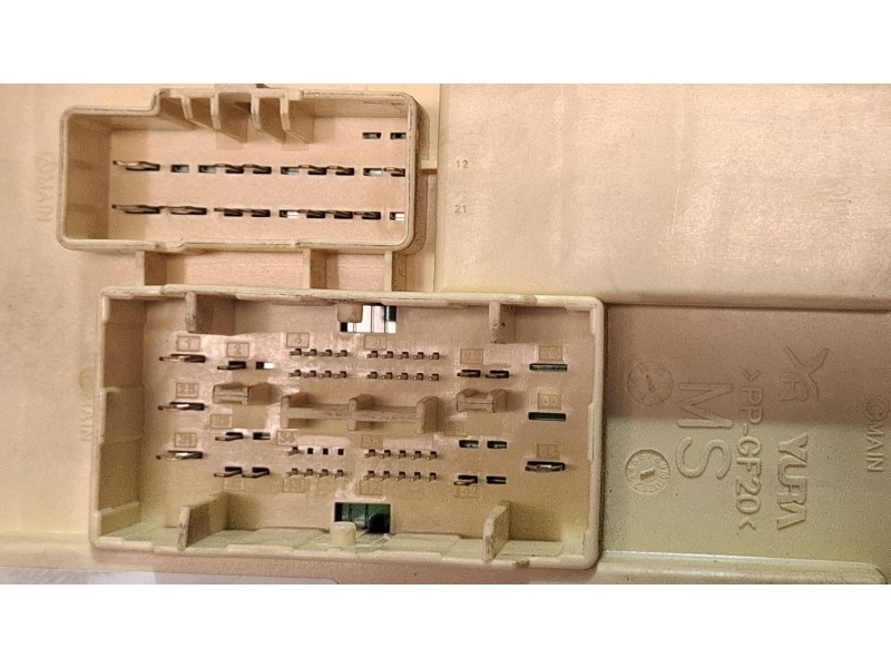 Recambio de caja reles / fusibles para hyundai i20 referencia OEM IAM 91951-1J03010  