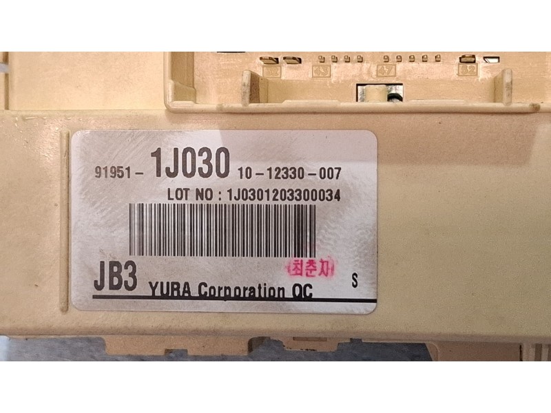 Recambio de caja reles / fusibles para hyundai i20 referencia OEM IAM 91951-1J03010  