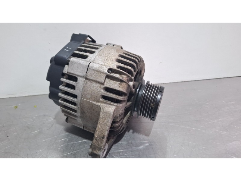 Recambio de alternador para hyundai matrix referencia OEM IAM 37300-2A110 2655475 VALEO  