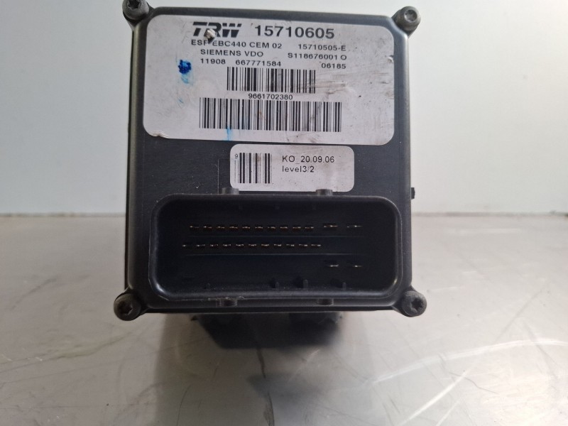 Recambio de modulo abs para peugeot 407 referencia OEM IAM 15710605  