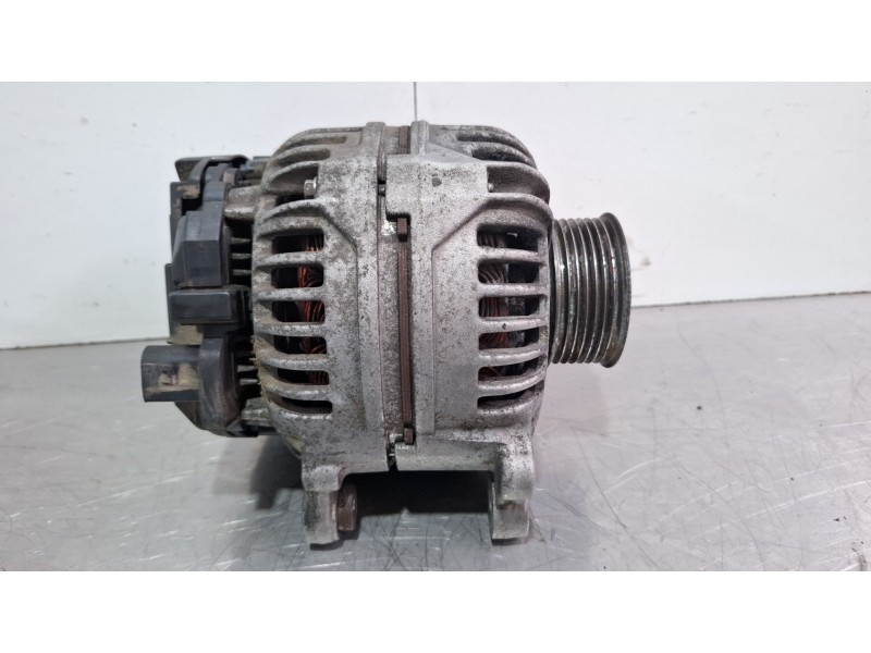 Recambio de alternador para volkswagen kombi 2.5 tdi referencia OEM IAM 074903025  