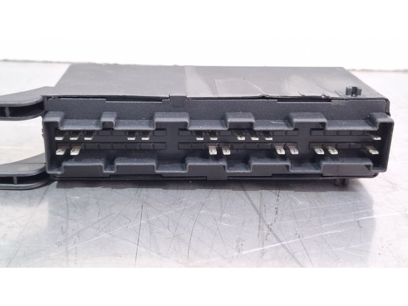 Recambio de centralita luces para mercedes-benz c 250 td referencia OEM IAM 2025420232  