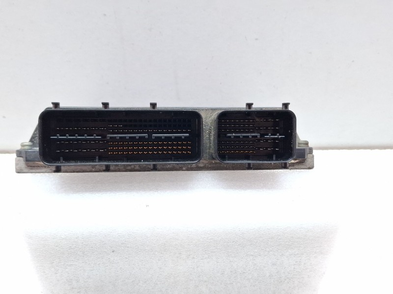 Recambio de centralita motor para toyota avensis referencia OEM IAM 8966105D30  