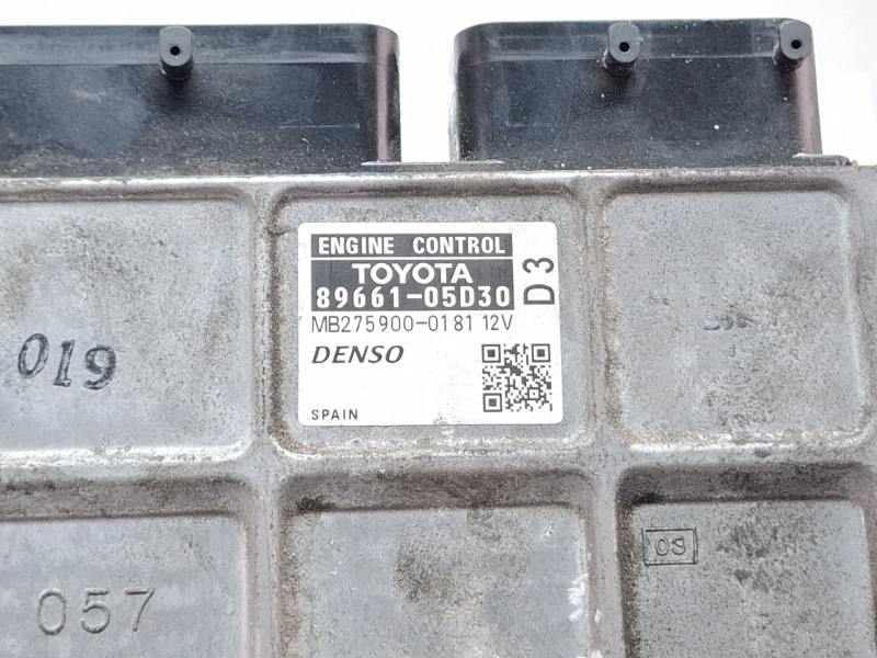 Recambio de centralita motor para toyota avensis referencia OEM IAM 8966105D30  