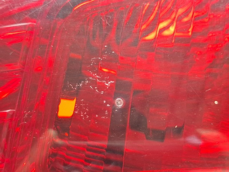 Recambio de piloto porton trasero izquierdo para toyota avensis referencia OEM IAM   