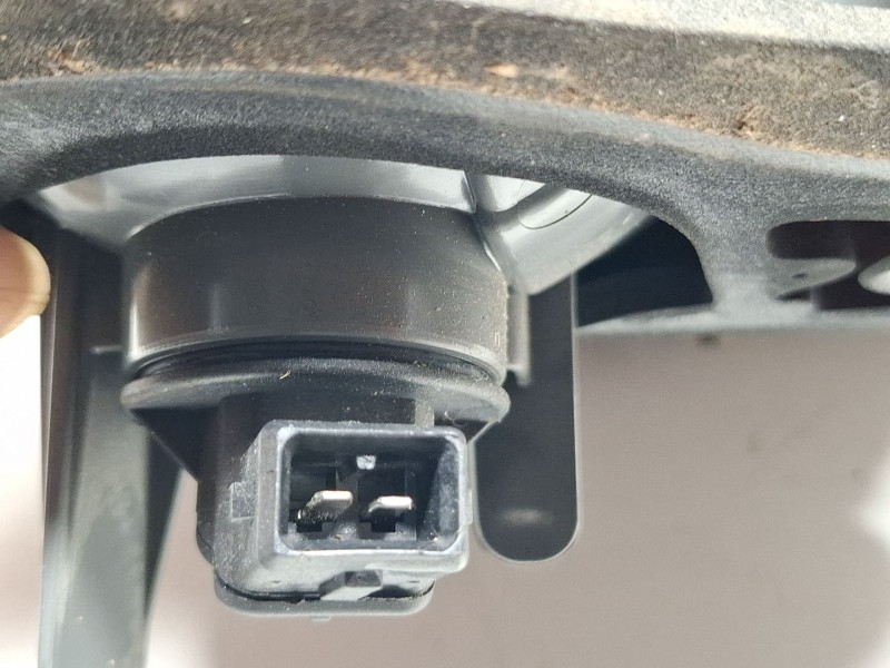 Recambio de piloto porton trasero izquierdo para toyota avensis referencia OEM IAM   