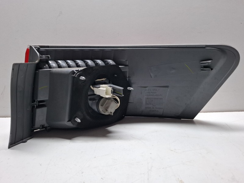 Recambio de piloto carrocería trasero izquierdo para toyota avensis referencia OEM IAM   