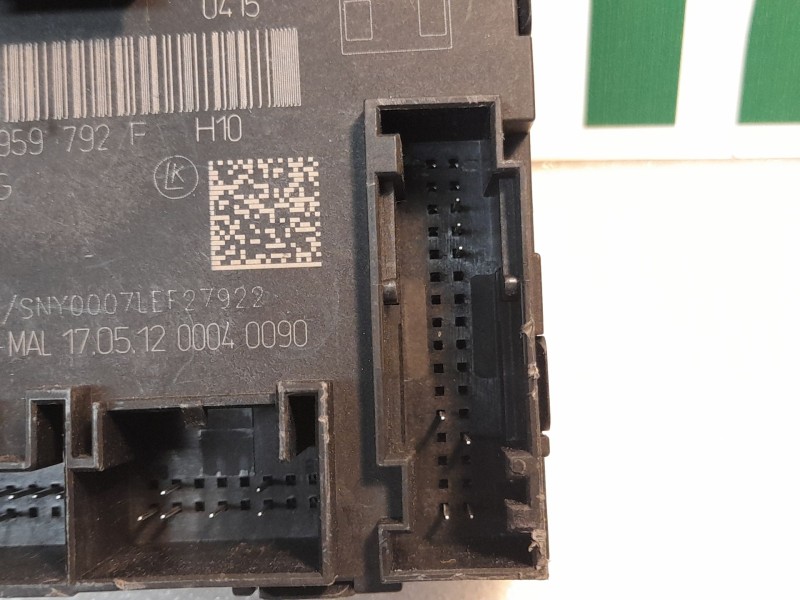 Recambio de modulo control puerta para skoda superb ii (3t4) 1.6 tdi referencia OEM IAM 8X0959792F  