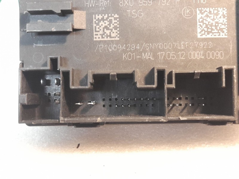 Recambio de modulo control puerta para skoda superb ii (3t4) 1.6 tdi referencia OEM IAM 8X0959792F  