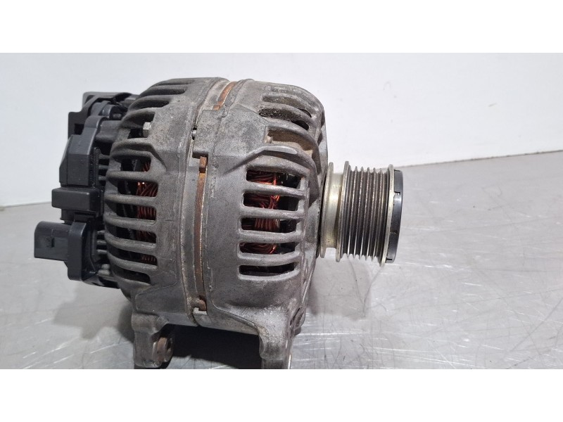 Recambio de alternador para seat leon referencia OEM IAM 06F903023F 0124525091  