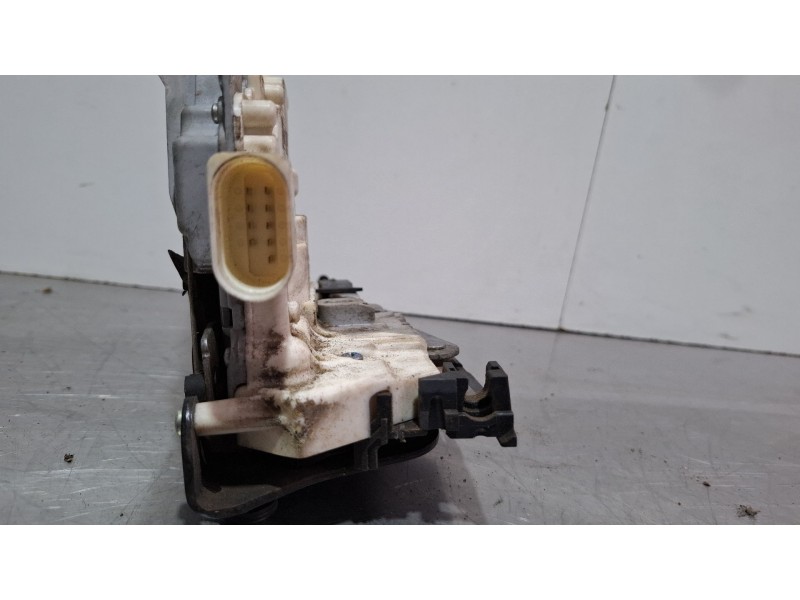 Recambio de cerradura puerta delantera izquierda para seat leon referencia OEM IAM   