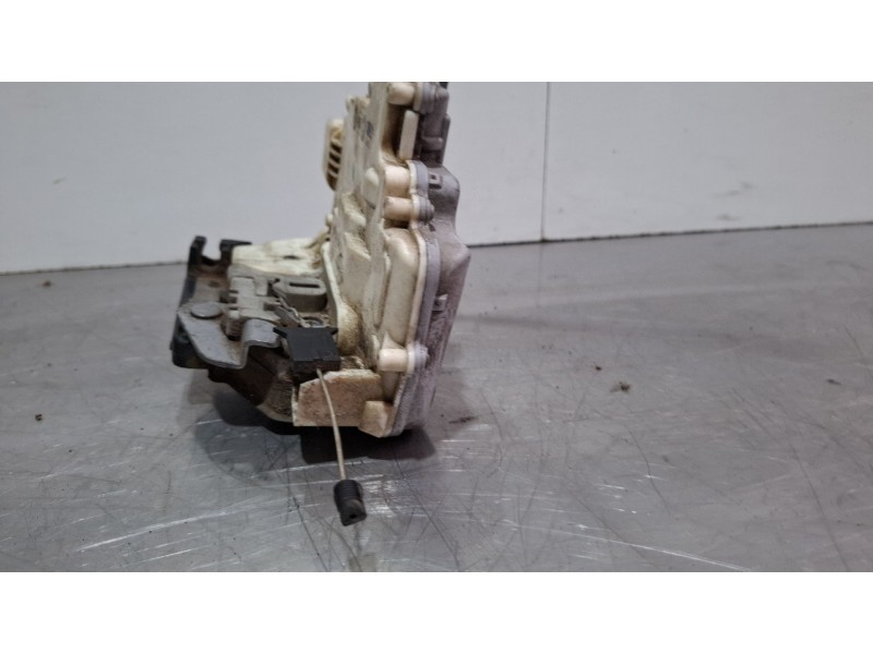 Recambio de cerradura puerta delantera izquierda para seat leon referencia OEM IAM   