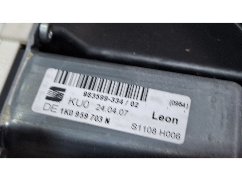 Recambio de elevalunas trasero izquierdo para seat leon referencia OEM IAM 1P0839401B  