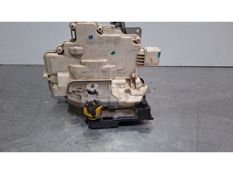 Recambio de cerradura puerta trasera derecha para seat leon referencia OEM IAM 1P0839016  