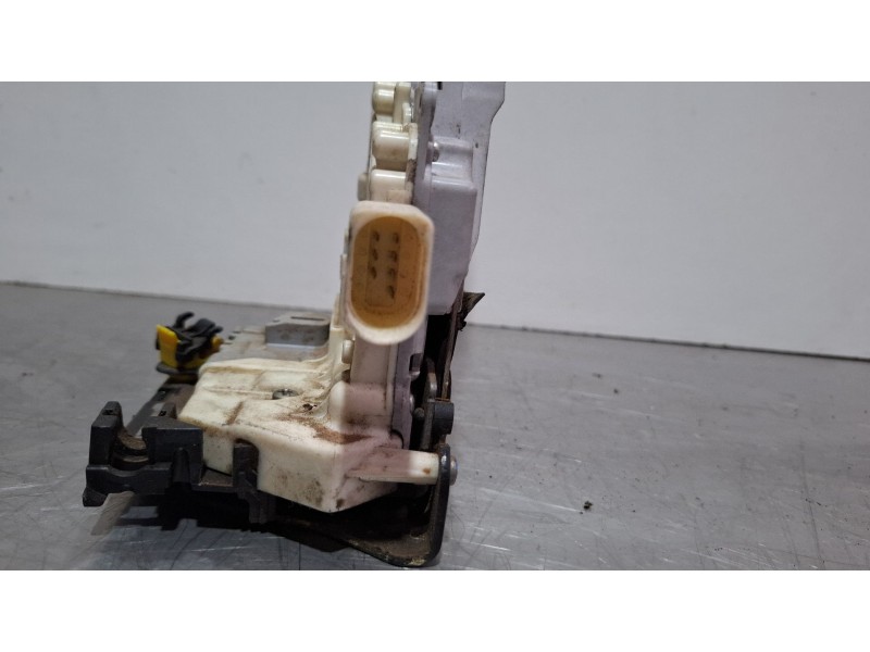 Recambio de cerradura puerta trasera derecha para seat leon referencia OEM IAM 1P0839016  