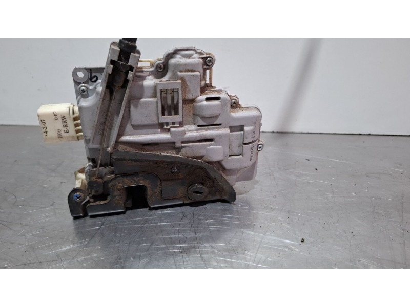 Recambio de cerradura puerta trasera derecha para seat leon referencia OEM IAM 1P0839016  