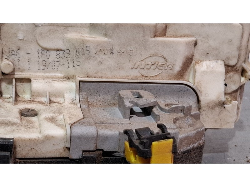 Recambio de cerradura puerta trasera izquierda para seat leon referencia OEM IAM 1P0839015  