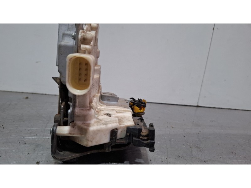 Recambio de cerradura puerta trasera izquierda para seat leon referencia OEM IAM 1P0839015  