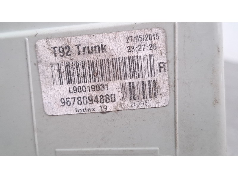 Recambio de piloto porton trasero derecho para peugeot 308 referencia OEM IAM 9678094880  