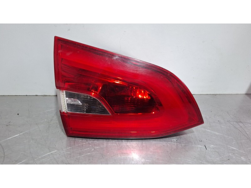 Recambio de piloto porton trasero izquierdo para peugeot 308 referencia OEM IAM 9678098080  