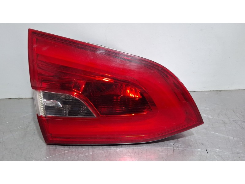 Recambio de piloto porton trasero izquierdo para peugeot 308 referencia OEM IAM 9678098080  