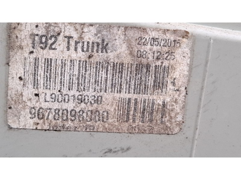 Recambio de piloto porton trasero izquierdo para peugeot 308 referencia OEM IAM 9678098080  