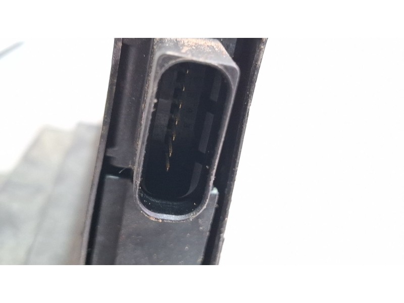 Recambio de cerradura puerta trasera derecha para peugeot 308 referencia OEM IAM 9810309880  