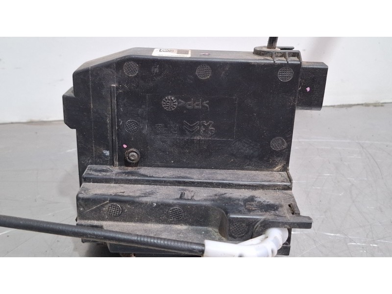 Recambio de cerradura puerta trasera derecha para peugeot 308 referencia OEM IAM 9810309880  