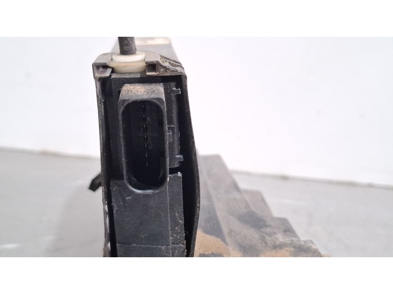 Recambio de cerradura puerta trasera izquierda para peugeot 308 referencia OEM IAM 9810309980  
