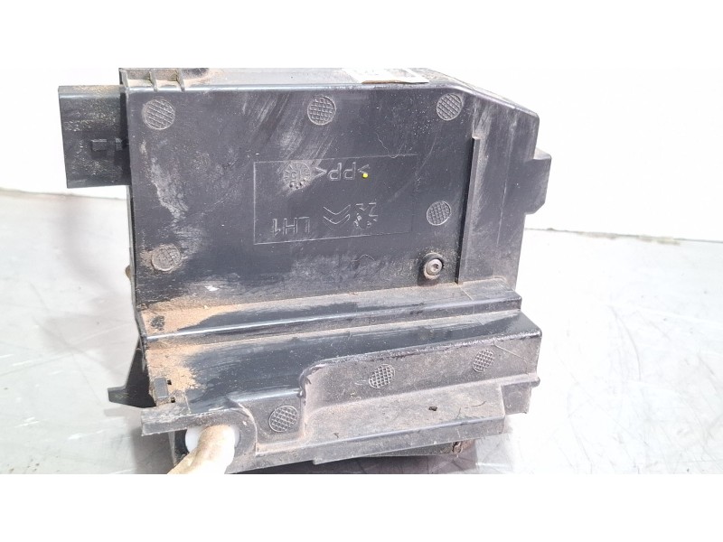 Recambio de cerradura puerta trasera izquierda para peugeot 308 referencia OEM IAM 9810309980  