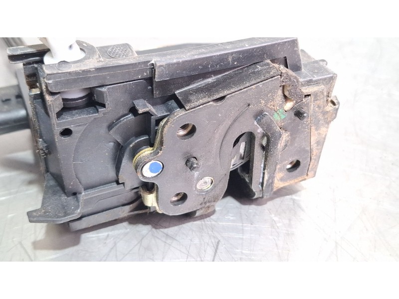 Recambio de cerradura puerta trasera izquierda para peugeot 308 referencia OEM IAM 9810309980  