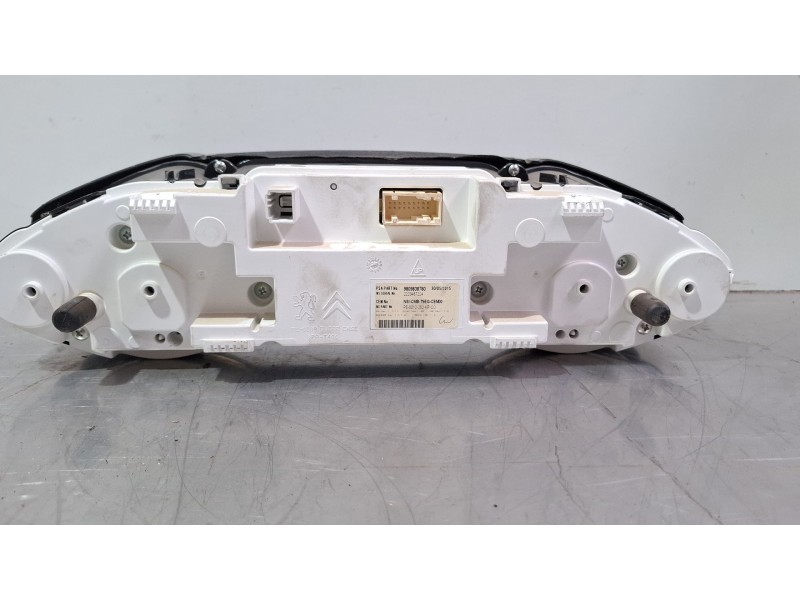Recambio de cuenta kilometros para peugeot 308 referencia OEM IAM 9809838780  