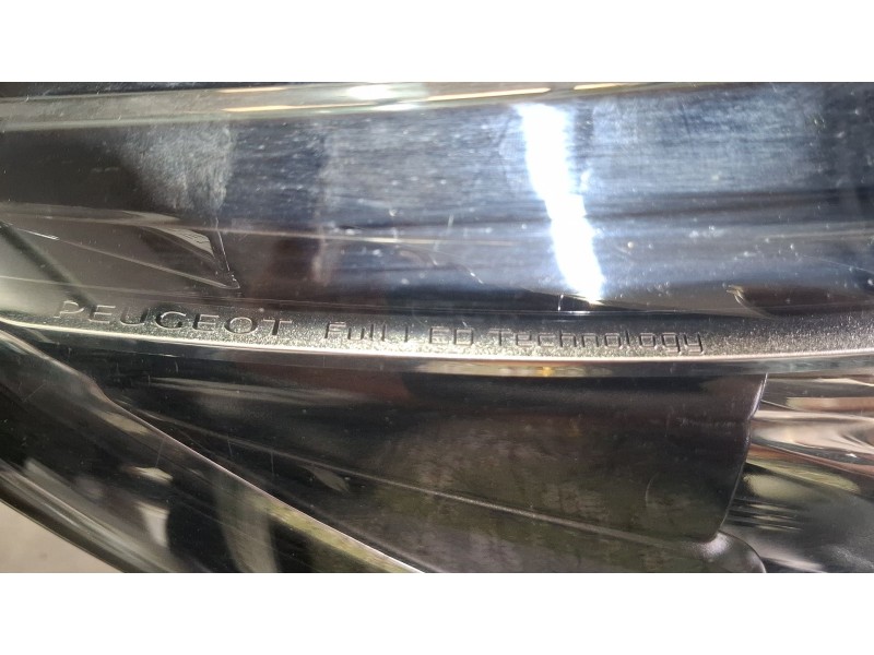 Recambio de faro delantero derecho para peugeot 308 sw ii (lc_, lj_, lr_, lx_, l4_) 2.0 bluehdi 150 referencia OEM IAM 967783238
