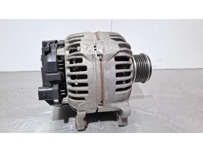 Recambio de alternador para seat ibiza ii referencia OEM IAM 028903028E 0124515010  