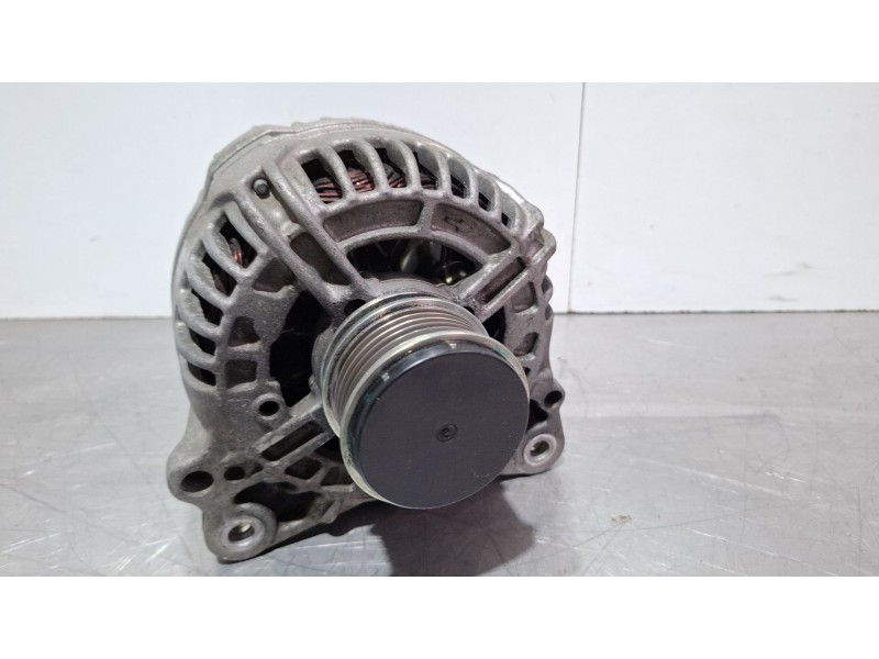 Recambio de alternador para seat ibiza ii referencia OEM IAM 028903028E 0124515010  