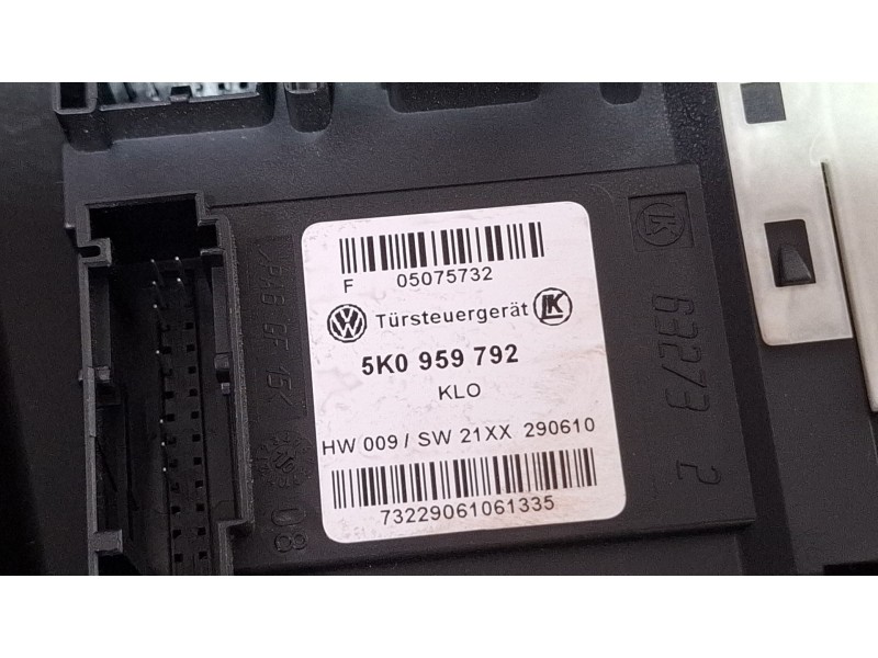 Recambio de elevalunas delantero derecho para volkswagen golf blue motion referencia OEM IAM 5k1837730p 5K0959702D 5K0959792  