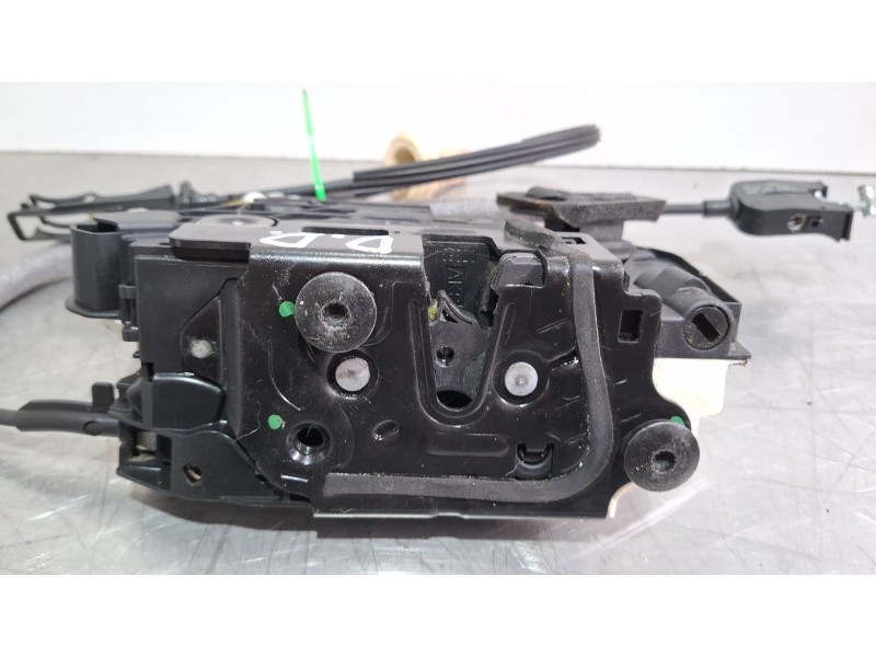 Recambio de cerradura puerta delantera derecha para volkswagen golf blue motion referencia OEM IAM 5K1837016B  