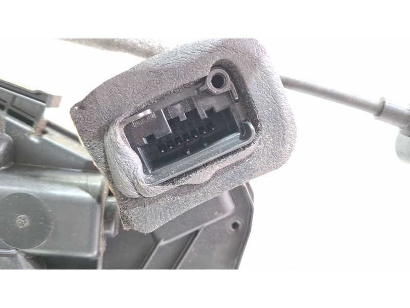 Recambio de cerradura puerta delantera derecha para volkswagen golf blue motion referencia OEM IAM 5K1837016B  