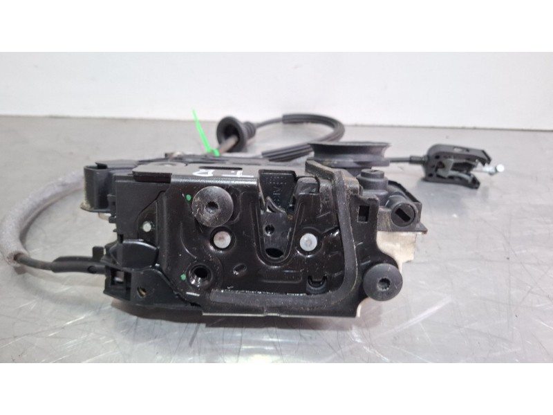 Recambio de cerradura puerta trasera derecha para volkswagen golf blue motion referencia OEM IAM 5K4839016H  